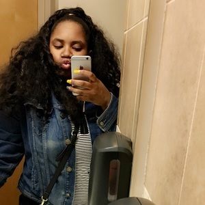 Meet your Posher, Briana